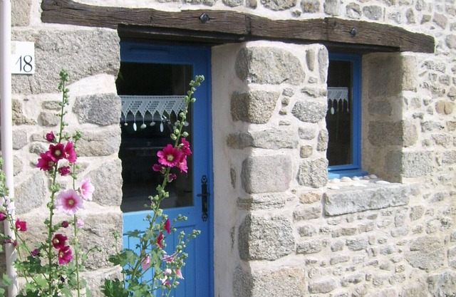 Salt worker's house, warm setting in a privileged environment