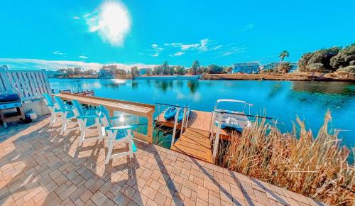 SaltwaterPool- GameRoom -Tropical Sunsets - Kayaks - Fishing