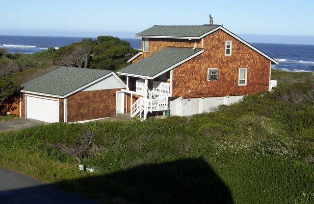 SALTY DOG OCEANFRONT HOME GOLD BEACH OREGON