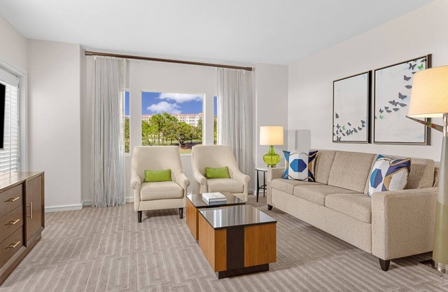 Same-Day Getaway? 1 King Bd Villa at Grande Vista