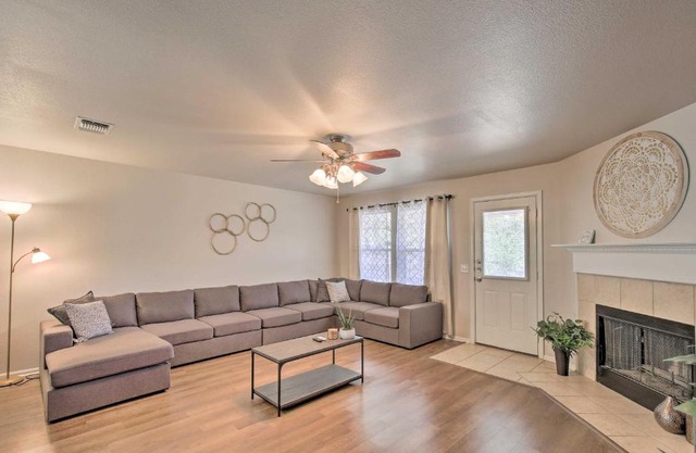 San Antonio Getaway with Game Room, Near SeaWorld!