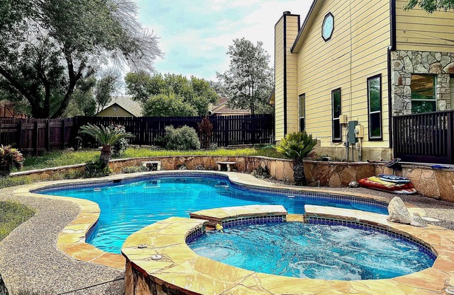 San Antonio Home w/Pool & Hot Tub Near SeaWorld!