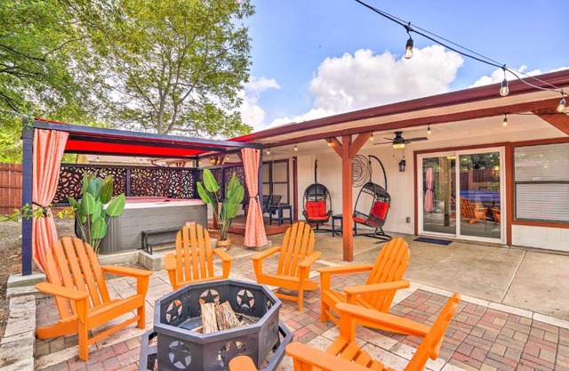 San Antonio Home with Hot Tub and Arcade Games!