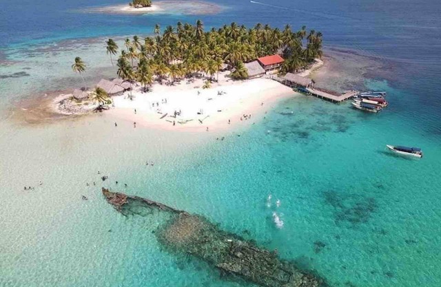 San Blas Paradise Private Cabins on Shipwreck Island - meals included