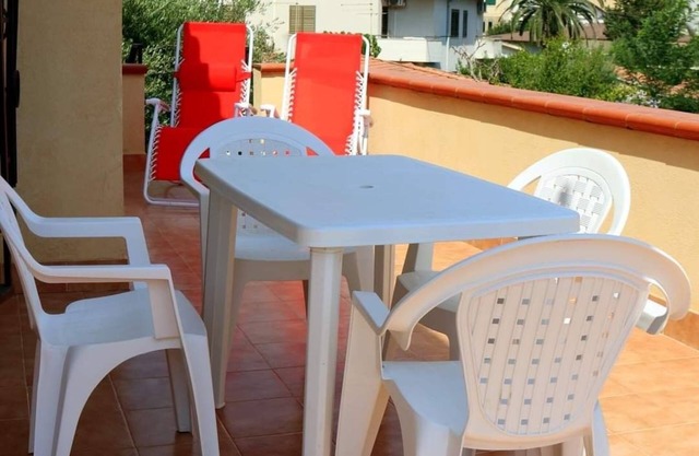 San Leone holiday home a stone's throw from the sea