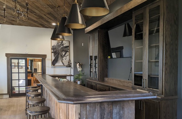 Sand Creek Lodge