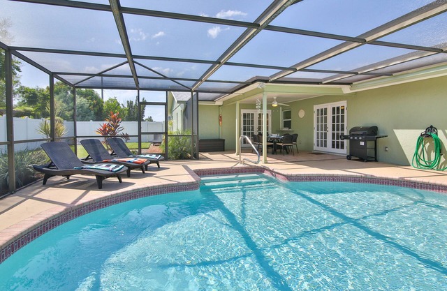 Sand Dollar - Newly Renovated Home w/Private Heated Saltwater Pool, Free Wifi