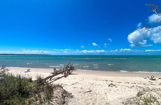 Sand n Sea - Burrum Heads- Beachfront- 4BR- Aircon -Pets Welcome