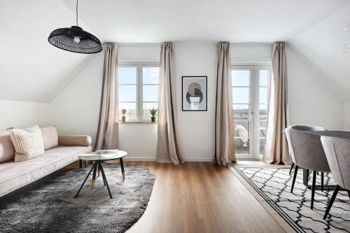 Sanders Charm - Amazing Two-Bedroom Apartment with Shared Garden