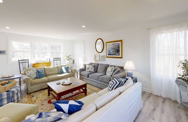Sandy Cove- Private Sand Beach, Waterfront, Centrally Located