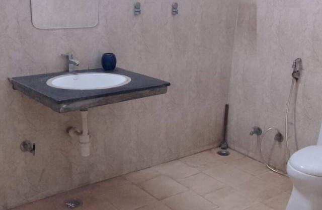 Sangam HomestaynnCharming 3-bedroom villa with WiFi, AC in wonderful Prayagraj