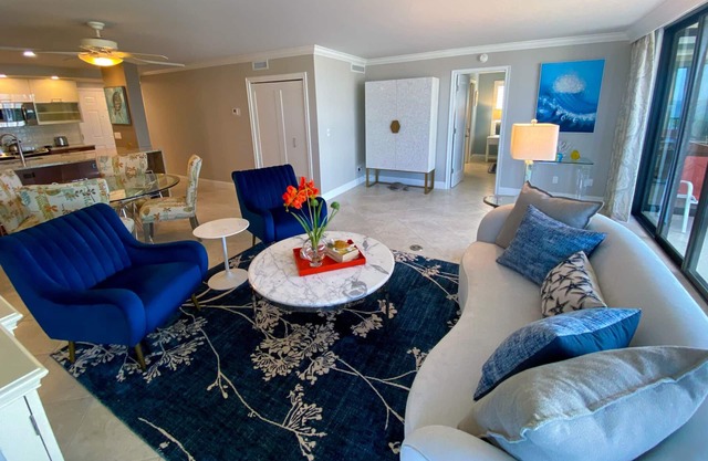 Sanibel Harbour Resort Harbour Tower 111: Private beach, heated pool, and grill