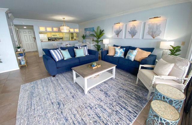 Sanibel Harbour Resort Harbour Tower 413: Beachfront condo with refreshing coastal theme