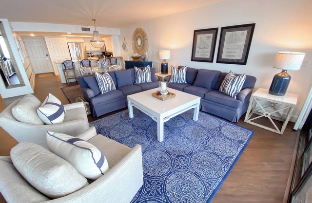 Sanibel Harbour Resort Bay View Tower 334: Fresh nautical theme with Beachfront views