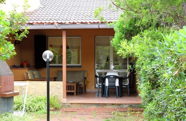 Santa Margherita Di Pula: house/villa - 4 rooms - 2/4 persons