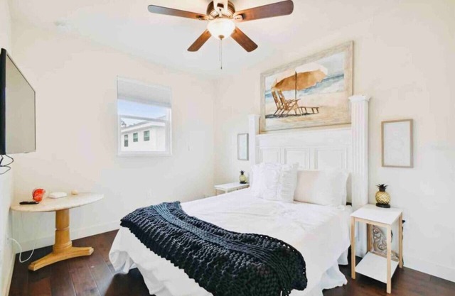 Sarasota Downtown Pet-Friendly 1BD/1BA-Lido Beach