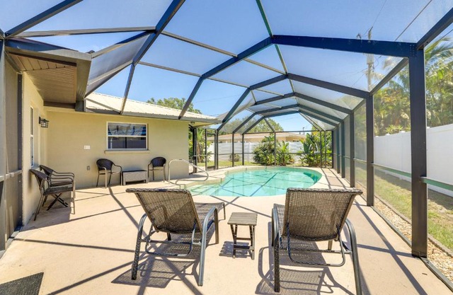 Sarasota House with Private Pool - 4 Mi to Beach!