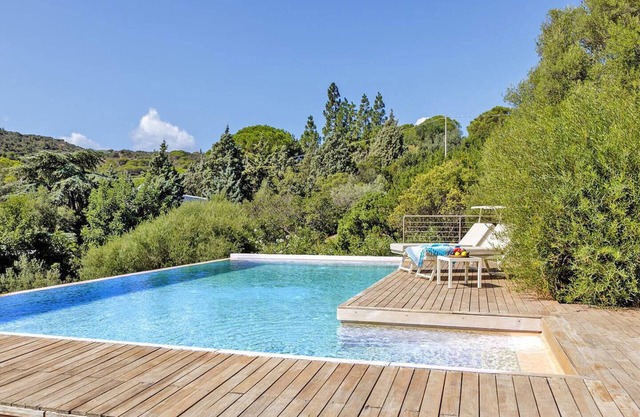 SARDINIA - Large detached villa with private pool sea view near CHIA