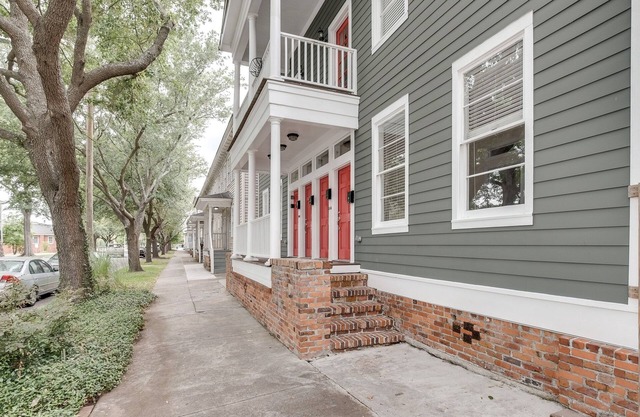 Savannah Historic District - Spacious & Affordable 3 BR near Forsyth Park