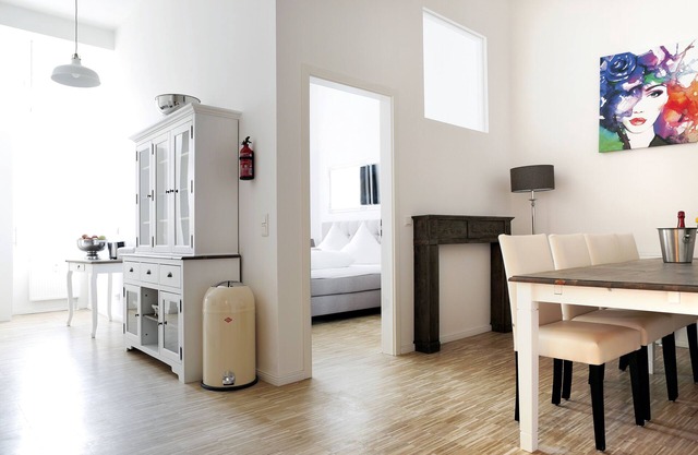 SC 2 elevator + 4 bedrooms + 2 bathrooms 110 sqm balcony +