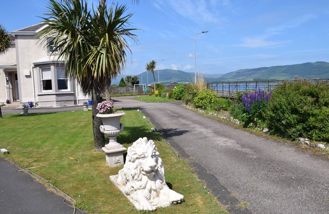 Scalpsie Bay Apartment