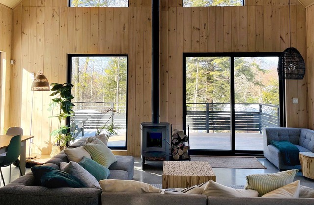 Scandinavian Chalet / Spa, Lake, Ski and Outdoor Activities