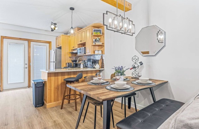 Scenic 2BR Haven w/MTN Views + Near DT Banff!