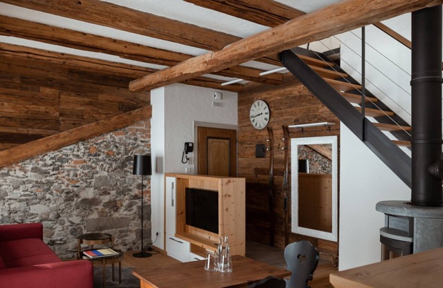 Scenic Mountain Escape With Spa