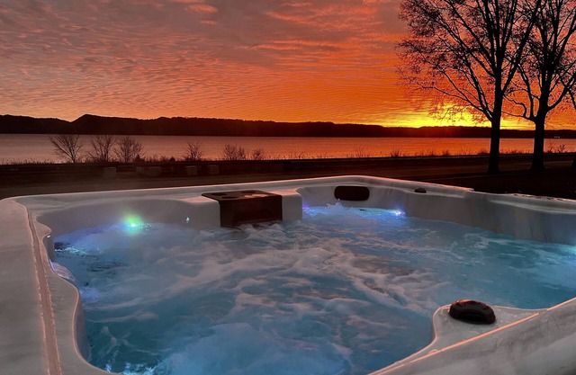 Scenic, waterfront home on Lake Pepin with HOT TUB