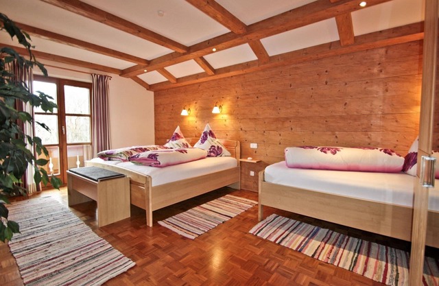 "Schöne Aussicht" 73 qm, gemütliche Ferienwohnung mit Südostbalkon