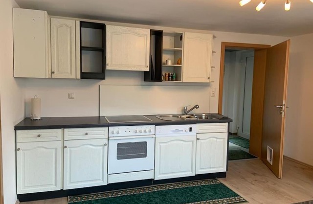 Schöne moderne & rustikale Einliegerwohnung mit Küche