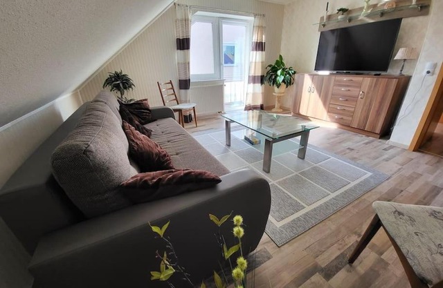 Schöne Wohnung mit eigenem Eingang und Parkplatz