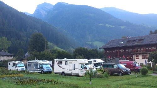 Schlosswirts Wohnmobilstellplatz und Schäferwagen