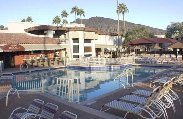 Scottsdale Camelback Resort Spacious 2BR Condo with Terrace
