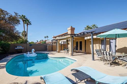 Scottsdale Classic- Pool Heat Available - Fire pit
