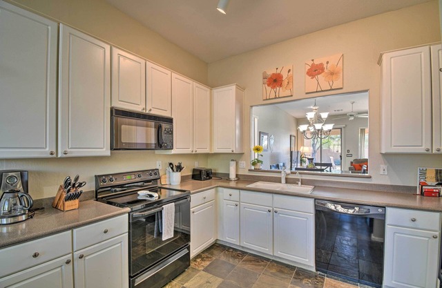 Scottsdale Poolside Oasis: Close to Golf & Hiking