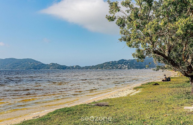 SDR Aptos de frente para Lagoa Conceição