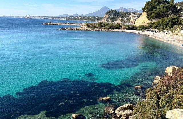 Sea and mountains at your feet