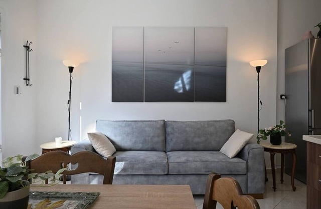 Sea breeze apartment in Palaio Faliro/Netflix