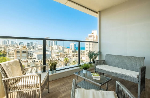 Sea Breeze Netanya Retreat by Sea N' Rent