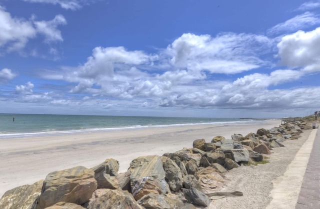 Sea By Your Side - Perfect Esplanade Living
