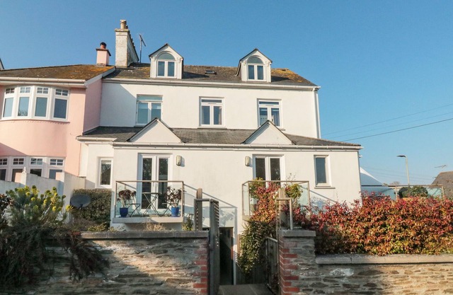 SEA GEM, pet friendly, country holiday cottage in Stoke Fleming