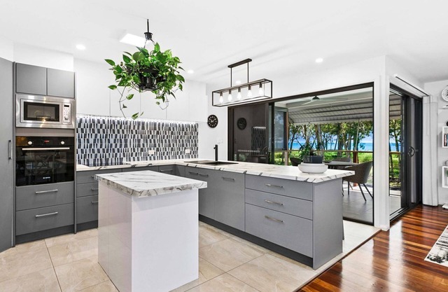 Sea La Vie - Your Haven of Coastal Serenity