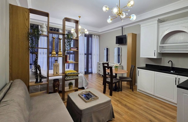 Sea Pearl Apartment: Superior Apartment with City View