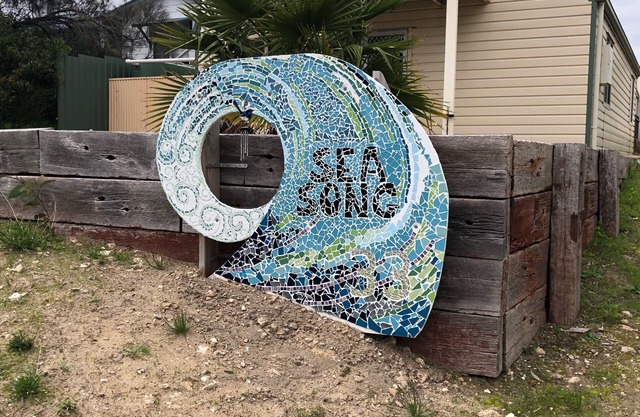 Sea Song - Comfort & Convenience for Up to 12 Guests Near the Seaside