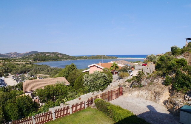 Sea view a few meters from Su Giudeu beach. Discounts on ship tickets.