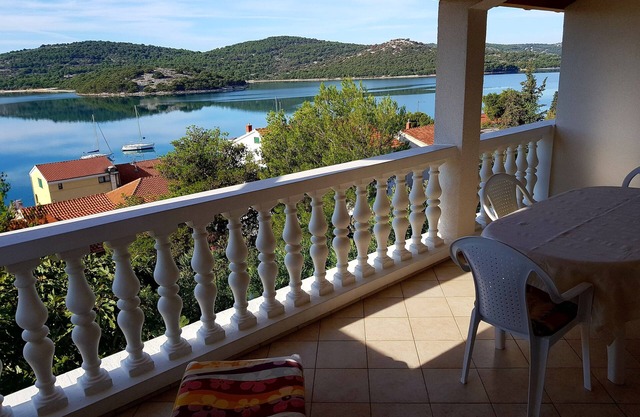 Sea view and seafront Villa Dolores in Tisno on the Dalmatian coast