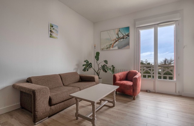 Sea View for 4 in La Plaine sur Mer