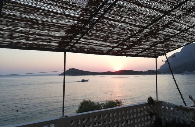 Sea view studios
