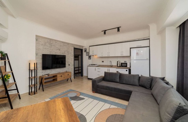Sea View Urban Flat with Balcony in Antalya